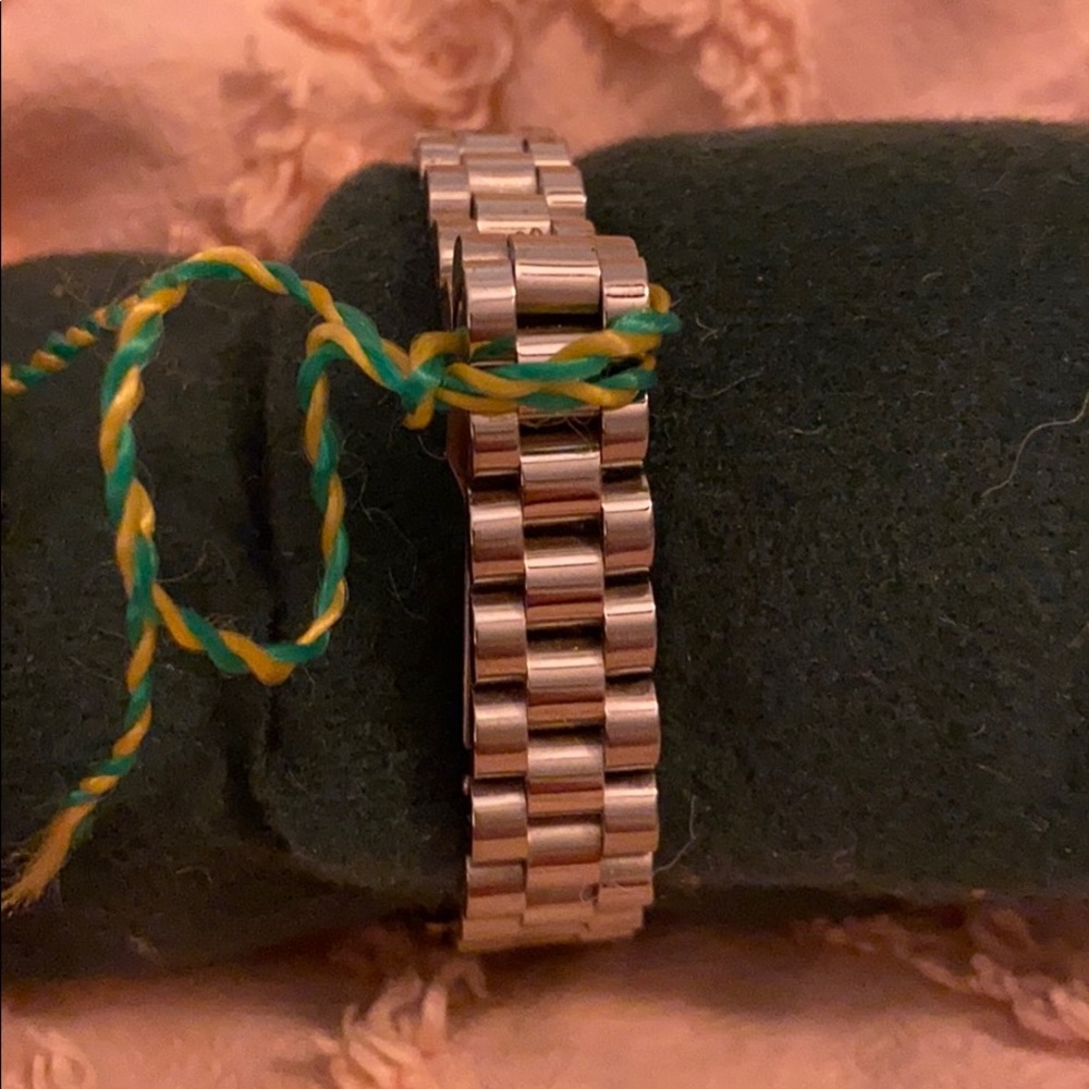watch - Picture 2 of 3